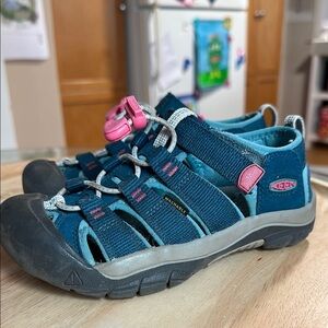 Keen Newport H2 Legion Blue Hot Pink Washable Shoes size 1
